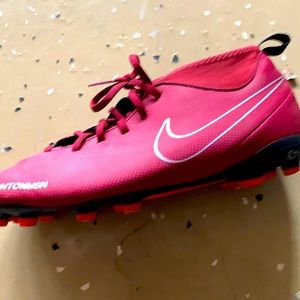 Size 4 kids Red nike cleats